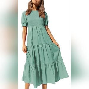 Green short sleeve smock ruffle dress Medium